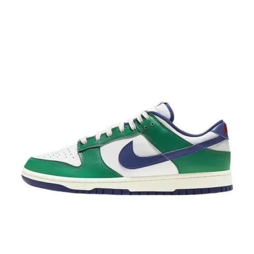 NIKE SNEAKERSS
