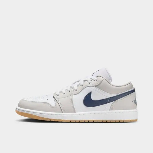 mens white nike trainers