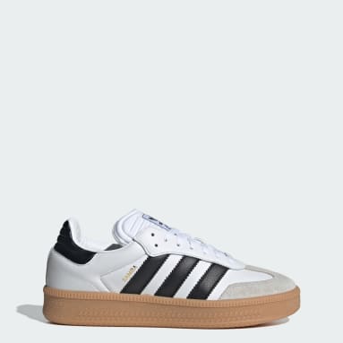 adidas women's advantage sneaker